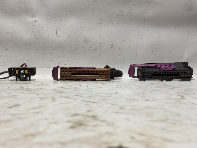 bontott ALFA ROMEO 147 Csatlakozó