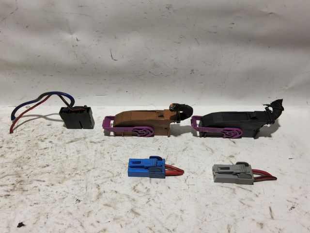 bontott ALFA ROMEO 147 Csatlakozó