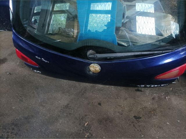 bontott ALFA ROMEO 147 Csomagtérajtó (Részeivel)