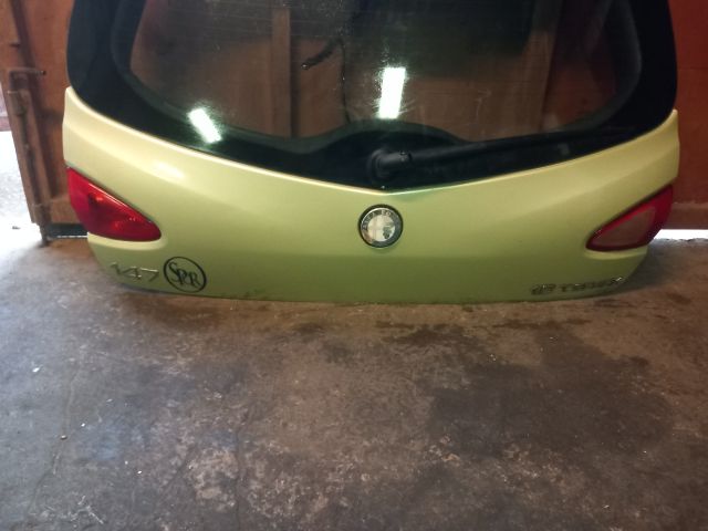 bontott ALFA ROMEO 147 Csomagtérajtó (Részeivel)
