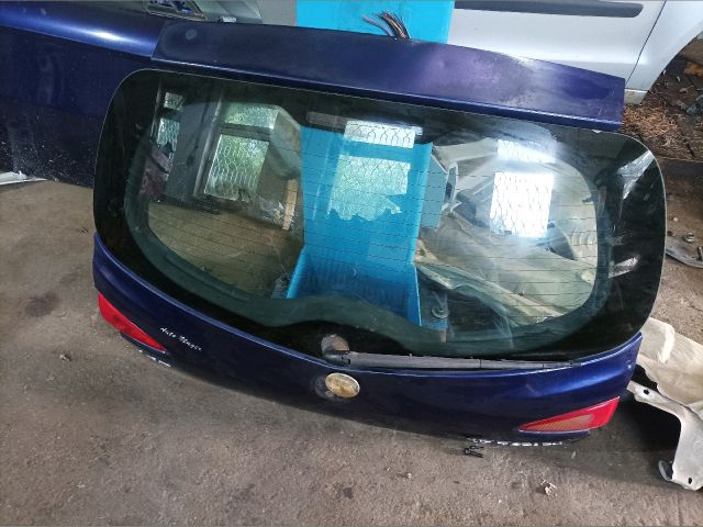 bontott ALFA ROMEO 147 Csomagtérajtó (Részeivel)