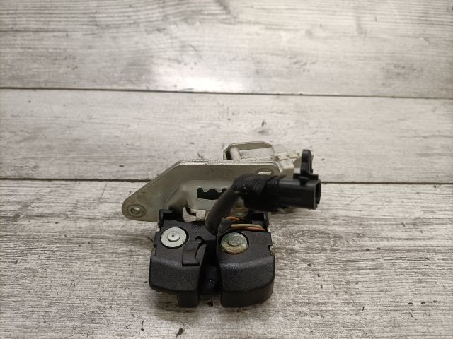 bontott ALFA ROMEO 147 Csomagtérajtó Zárszerkezet