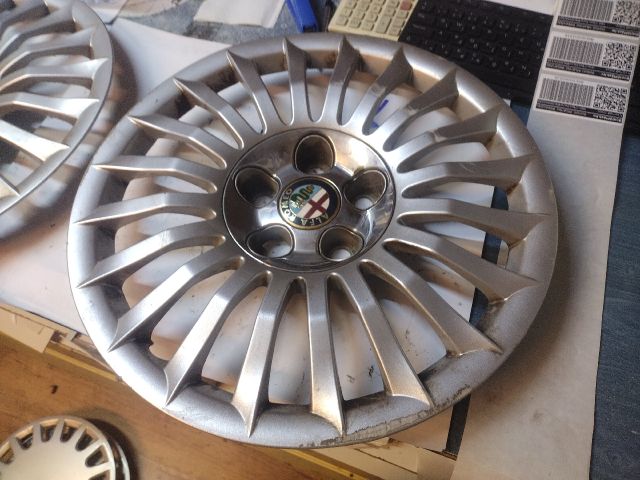 bontott ALFA ROMEO 147 Dísztárcsa (1 db)