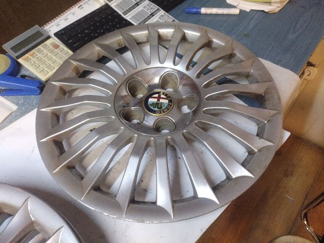 bontott ALFA ROMEO 147 Dísztárcsa (1 db)