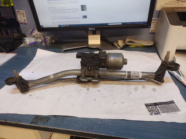 bontott ALFA ROMEO 147 Első Ablaktörlő Szerkezet Motorral