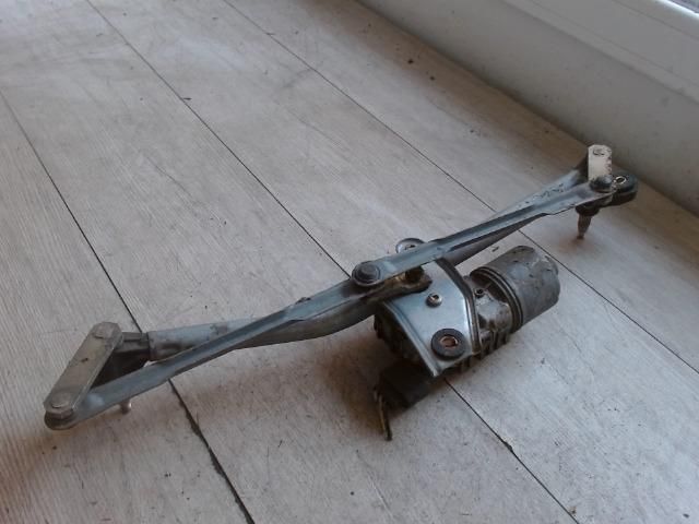 bontott ALFA ROMEO 147 Első Ablaktörlő Szerkezet Motorral