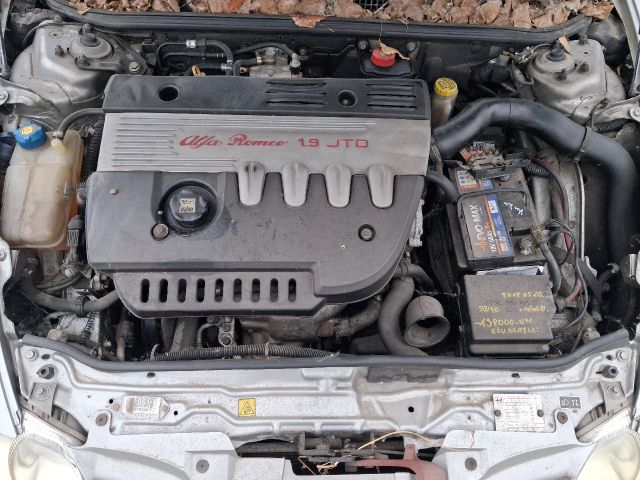 bontott ALFA ROMEO 147 Első Lökhárító Merevítő (Fém)