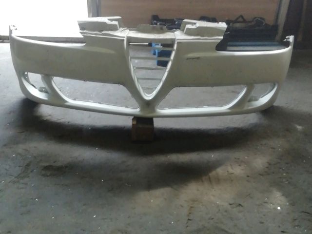 bontott ALFA ROMEO 147 Első Lökhárító (Üresen)