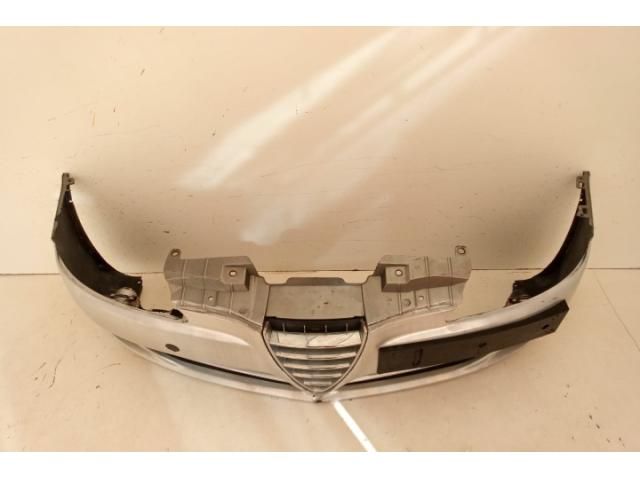 bontott ALFA ROMEO 147 Első Lökhárító (Üresen)