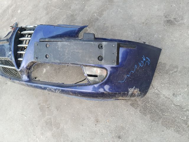 bontott ALFA ROMEO 147 Első Lökhárító (Üresen)