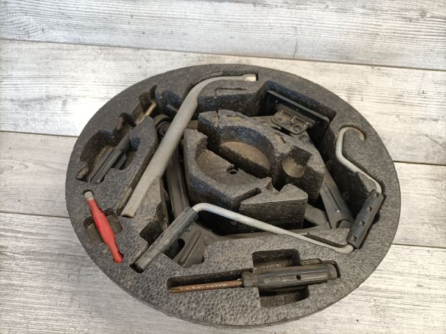 bontott ALFA ROMEO 147 Emelő