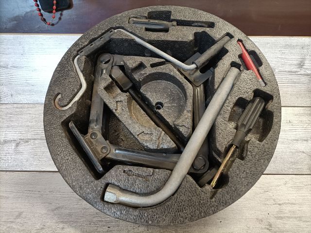 bontott ALFA ROMEO 147 Emelő