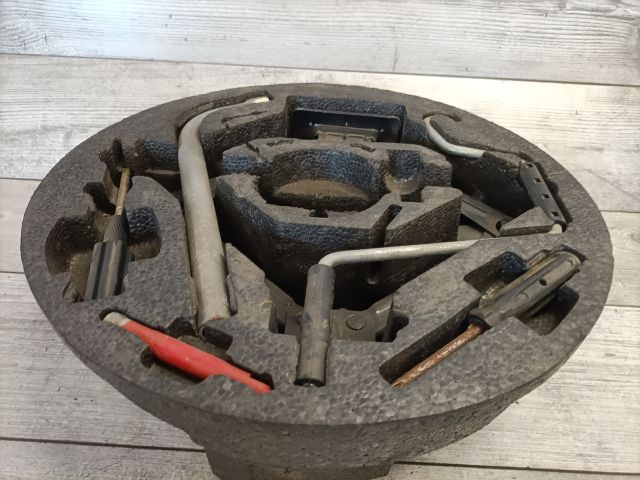 bontott ALFA ROMEO 147 Emelő