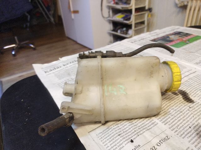 bontott ALFA ROMEO 147 Fékfolyadék Tartály