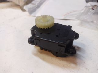 bontott ALFA ROMEO 147 Fűtés Állító Motor