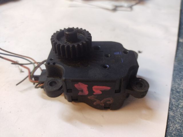 bontott ALFA ROMEO 147 Fűtés Állító Motor