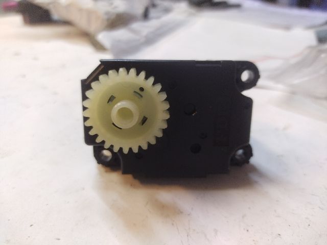 bontott ALFA ROMEO 147 Fűtés Állító Motor