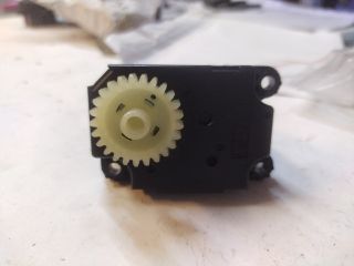 bontott ALFA ROMEO 147 Fűtés Állító Motor