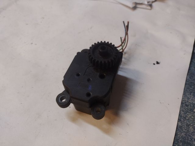 bontott ALFA ROMEO 147 Fűtés Állító Motor