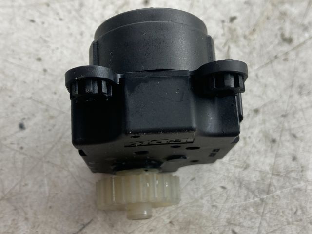 bontott ALFA ROMEO 147 Fűtés Állító Motor