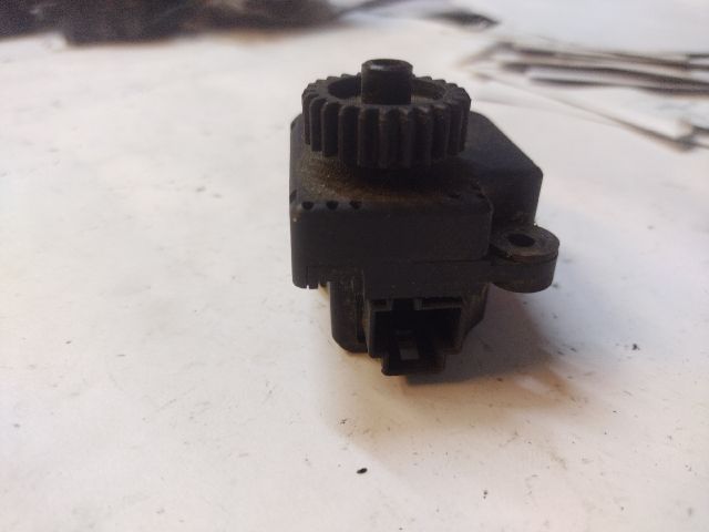 bontott ALFA ROMEO 147 Fűtés Állító Motor