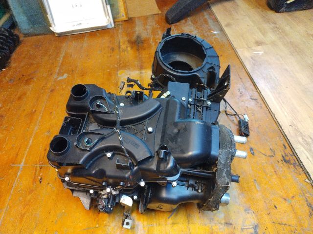 bontott ALFA ROMEO 147 Fűtés Box