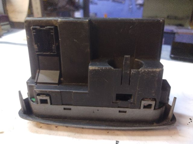 bontott ALFA ROMEO 147 Fűtéskapcsoló (digit klímás)