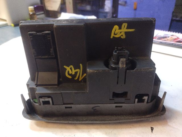 bontott ALFA ROMEO 147 Fűtéskapcsoló (digit klímás)