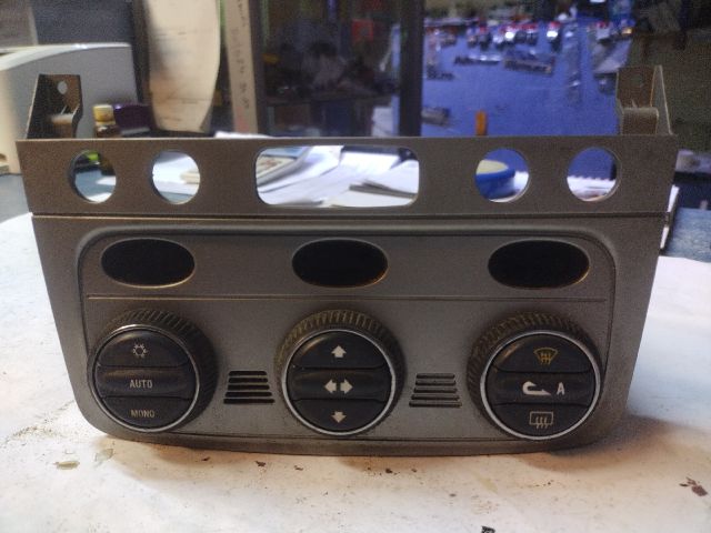 bontott ALFA ROMEO 147 Fűtéskapcsoló (digit klímás)