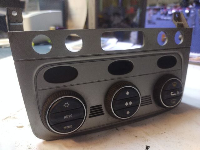 bontott ALFA ROMEO 147 Fűtéskapcsoló (digit klímás)