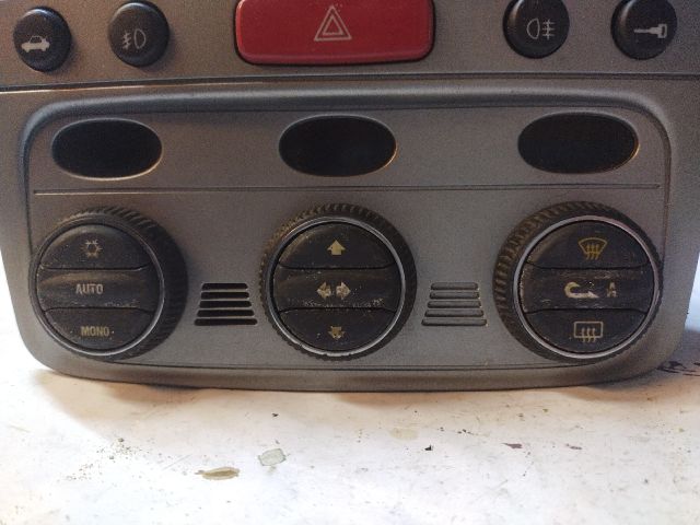 bontott ALFA ROMEO 147 Fűtéskapcsoló (digit klímás)
