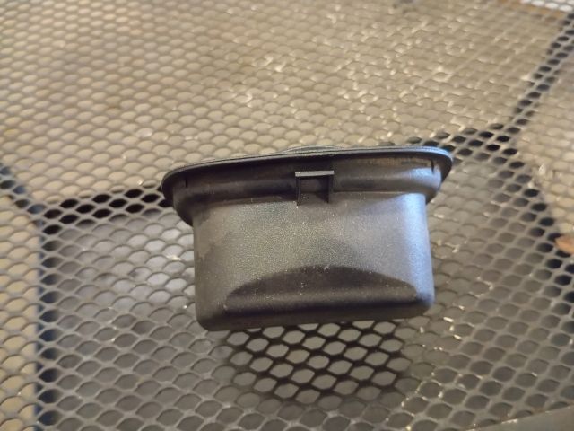 bontott ALFA ROMEO 147 Hátsó Hamutartó