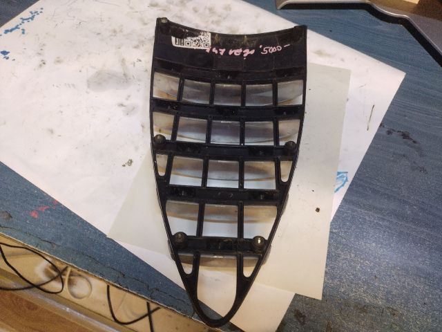 bontott ALFA ROMEO 147 Hűtőrács