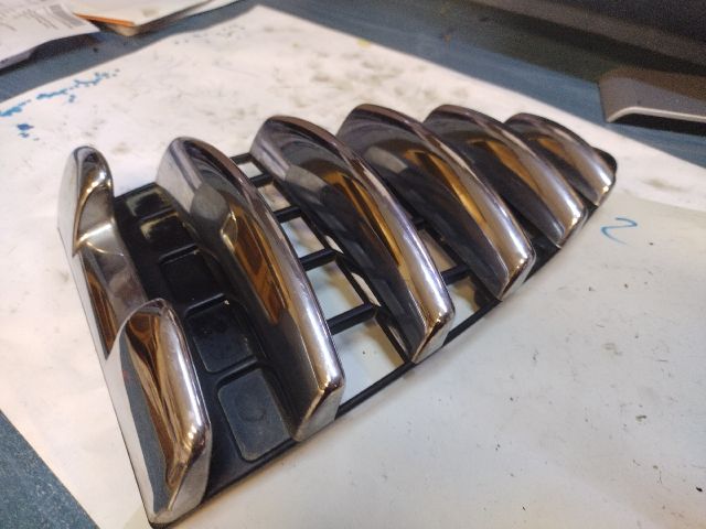 bontott ALFA ROMEO 147 Hűtőrács