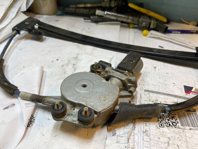 bontott ALFA ROMEO 147 Jobb első Ablakemelő Szerkezet (Elektromos)