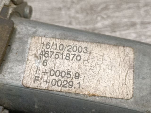 bontott ALFA ROMEO 147 Jobb első Ablakemelő Szerkezet (Elektromos)