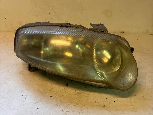 bontott ALFA ROMEO 147 Jobb Fényszóró