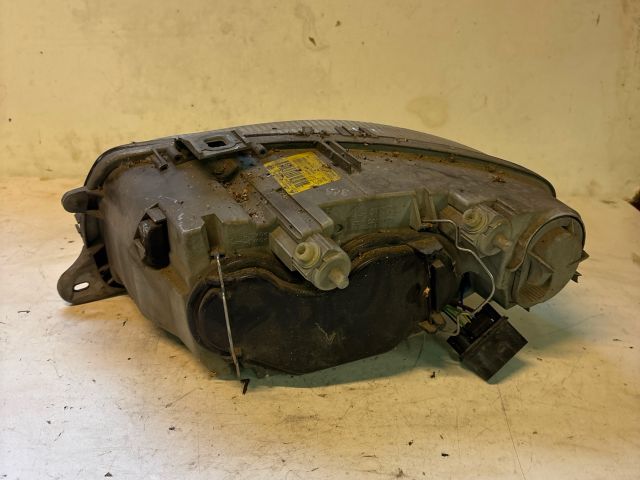 bontott ALFA ROMEO 147 Jobb Fényszóró