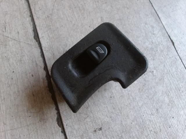 bontott ALFA ROMEO 147 Jobb hátsó Ablakemelő Kapcsoló