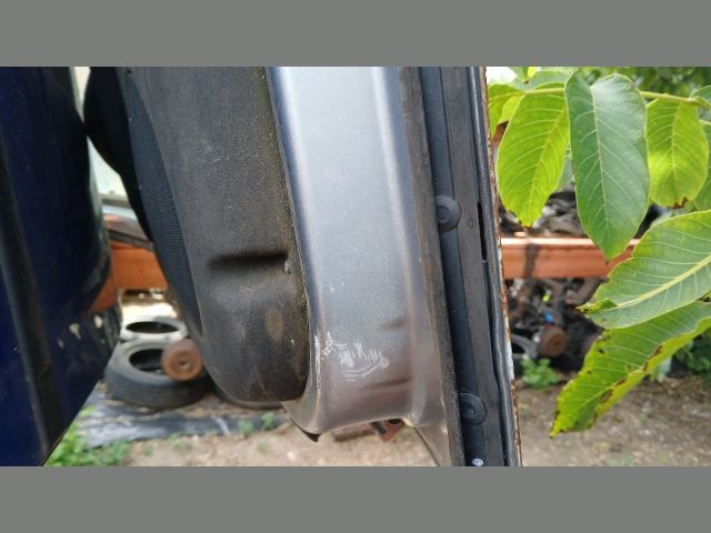 bontott ALFA ROMEO 147 Jobb hátsó Ajtó (Részeivel)