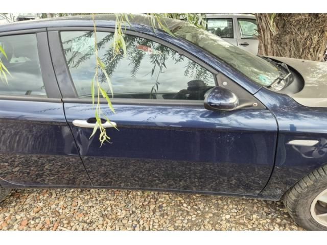 bontott ALFA ROMEO 147 Jobb hátsó Gumikéder