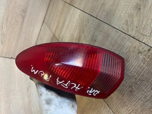 bontott ALFA ROMEO 147 Jobb Külső Hátsó Lámpa