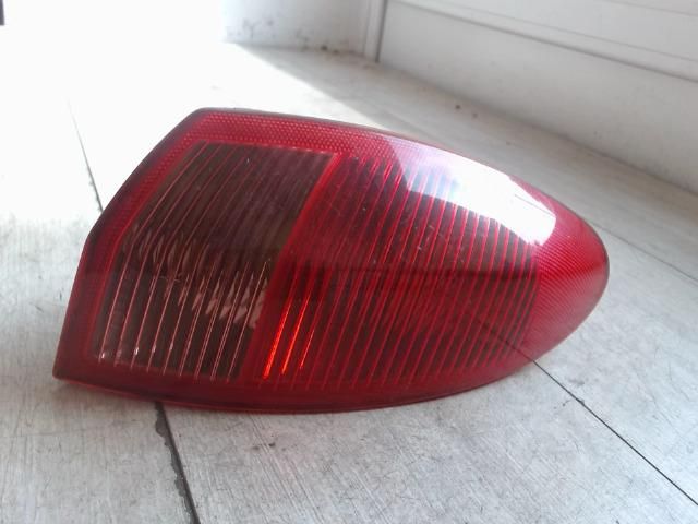 bontott ALFA ROMEO 147 Jobb Külső Hátsó Lámpa