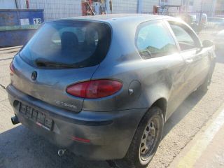 bontott ALFA ROMEO 147 Jobb Küszöb