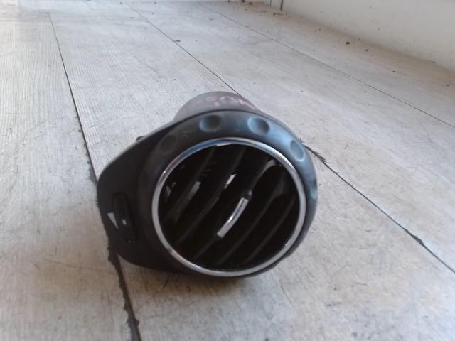 bontott ALFA ROMEO 147 Jobb Szellőző