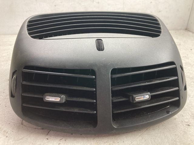 bontott ALFA ROMEO 147 Középső Szellőző