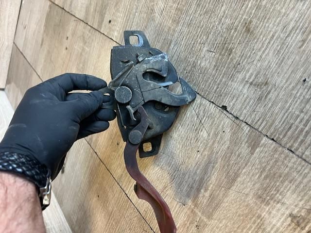 bontott ALFA ROMEO 147 Motorháztető Zárszerkezet