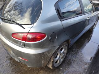 bontott ALFA ROMEO 147 Tankajtó