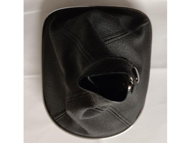 bontott ALFA ROMEO 147 Váltószoknya