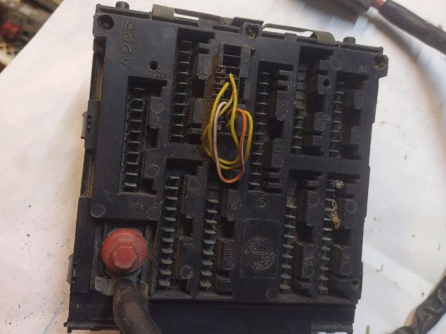 bontott ALFA ROMEO 155 Biztosítéktábla Motortér